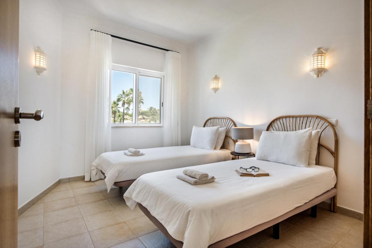 Beautiful Two Bedroom Apartment With Roof Terrace Carvoeiro  Eksteriør bilde
